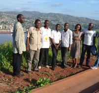 Une vue du port de Matadi avec en avant-plan un groupe de journalistes revenant de Muanda. LE SOFT NUMERIQUE-DE PAULIN. 