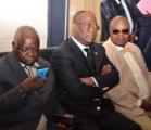 Robert Mbwinga, (à g) Tryphon Kin-kiey Mulumba et Baudouin Banza Mukalayi Nsungu (à dr.) Robert Mbwinga, (à g) Tryphon Kin-kiey Mulumba et Baudouin Banza Mukalayi Nsungu (à dr.) DRESERVES.